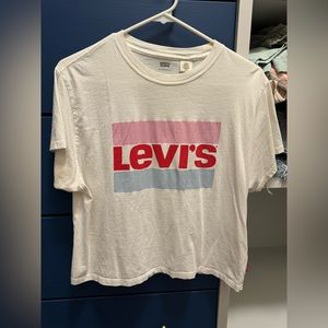 Levi’s Cropped Tee